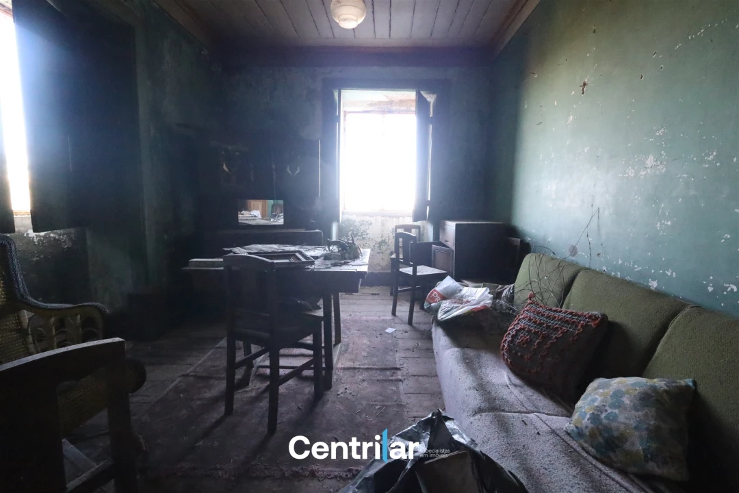 Moradia T0 para Venda em Infias Foto 4