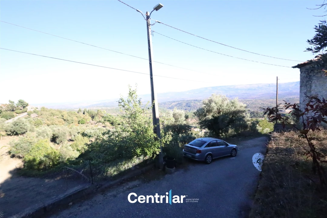 Moradia T0 para Venda em Infias Foto 10