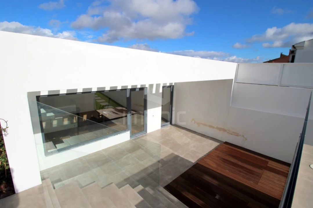 Moradia T4 para Venda em Loures Foto 30