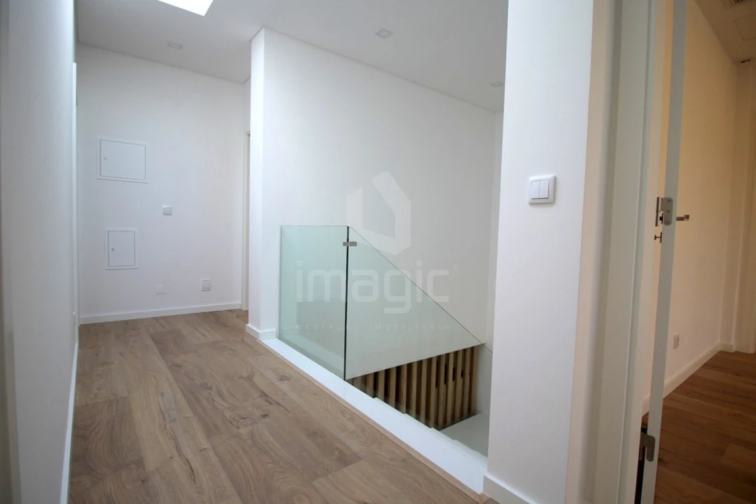 Moradia T4 para Venda em Loures Foto 21