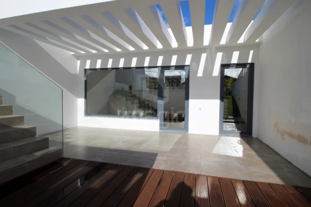 Moradia T4 para Venda em Loures Foto 30