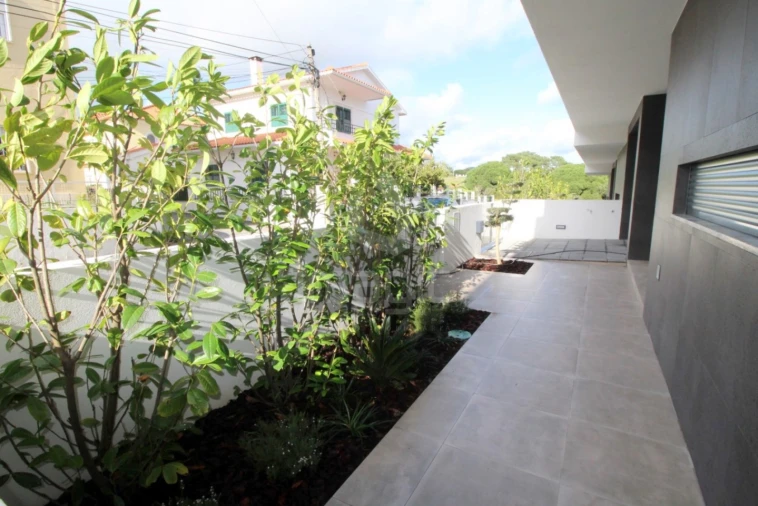 Moradia T4 para Venda em Loures Foto 35