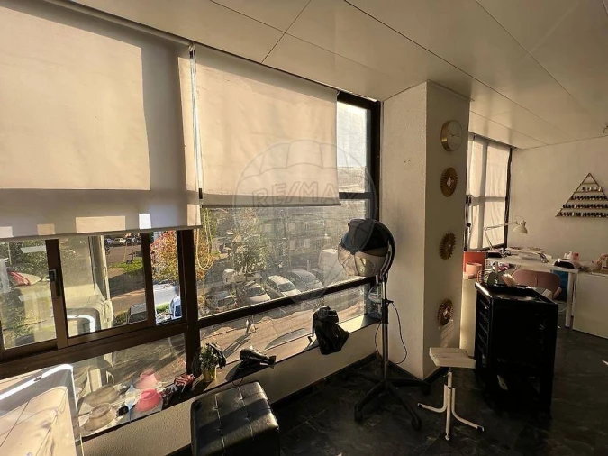 Loja para Venda em Santo António dos Cavaleiros e Frielas Foto 8