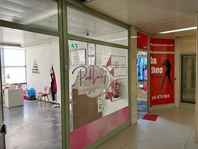 Loja para Venda em Santo António dos Cavaleiros e Frielas Foto 4