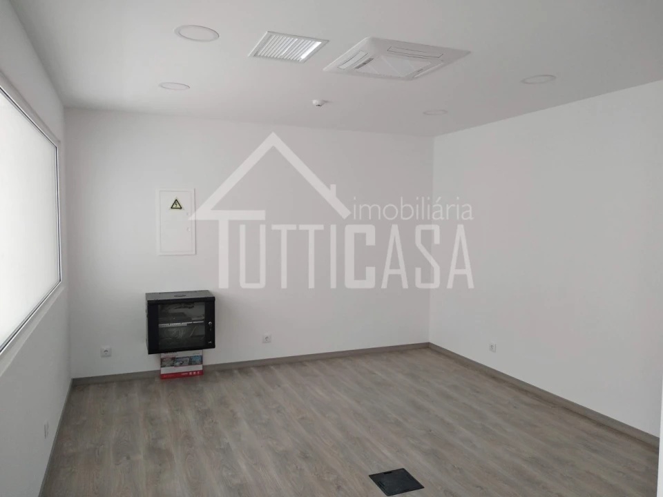 Armazém para Venda em Malveira e São Miguel de Alcainça Foto 5