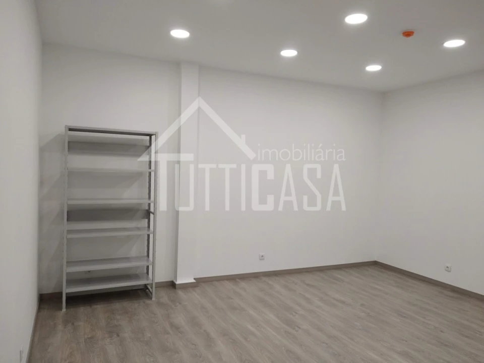 Armazém para Venda em Malveira e São Miguel de Alcainça Foto 12