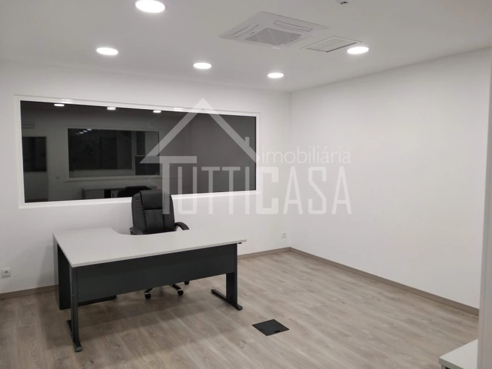 Armazém para Venda em Malveira e São Miguel de Alcainça Foto 15