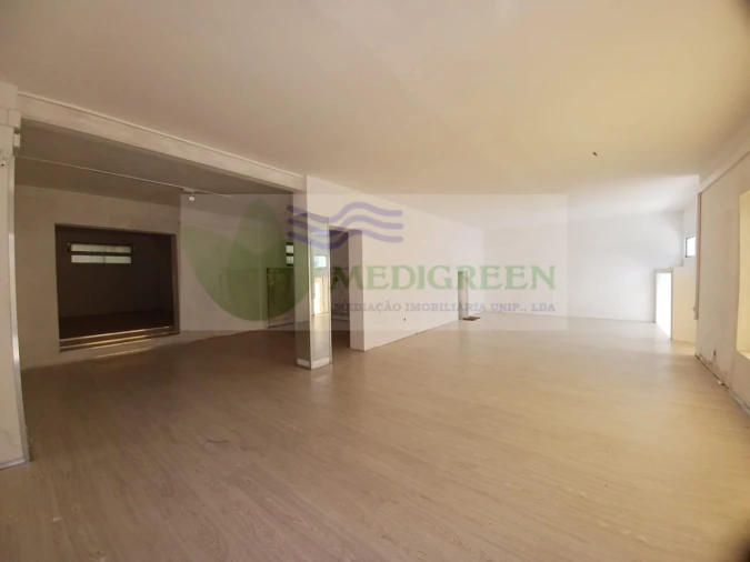 Loja para Arrendamento em Sever do Vouga Foto 8