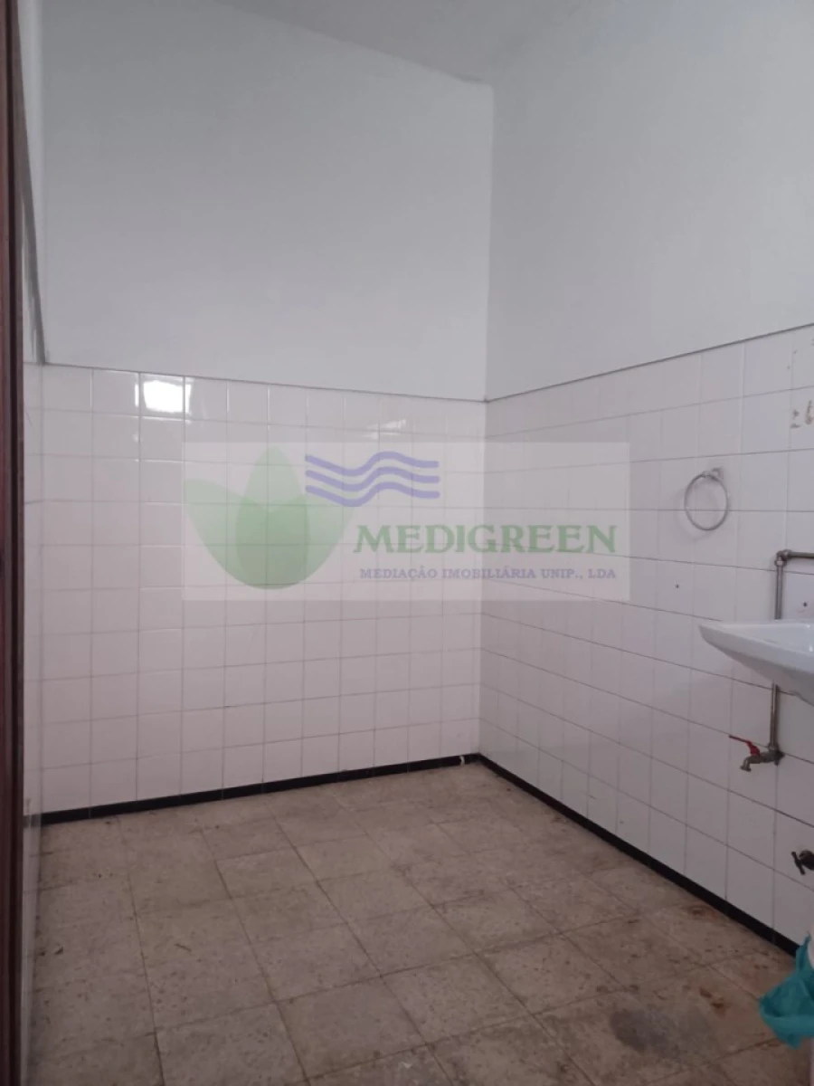 Loja para Arrendamento em Sever do Vouga Foto 10