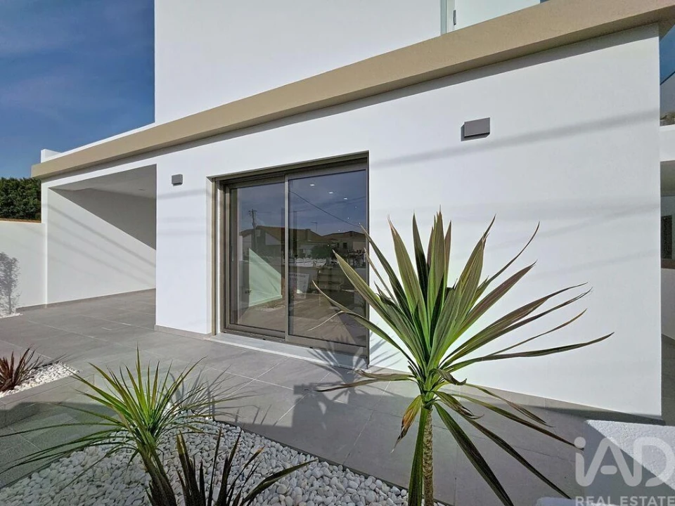 Moradia T3 para Venda em Silveira Foto 5