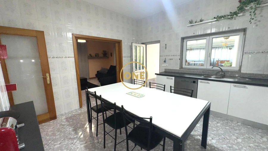 Moradia T5 para Venda em Rio Mau e Arcos Foto 34