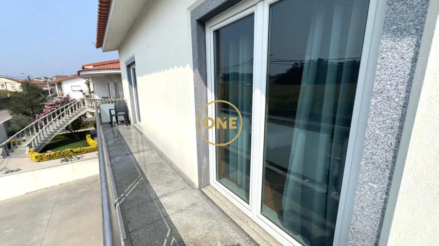 Moradia T5 para Venda em Rio Mau e Arcos Foto 13