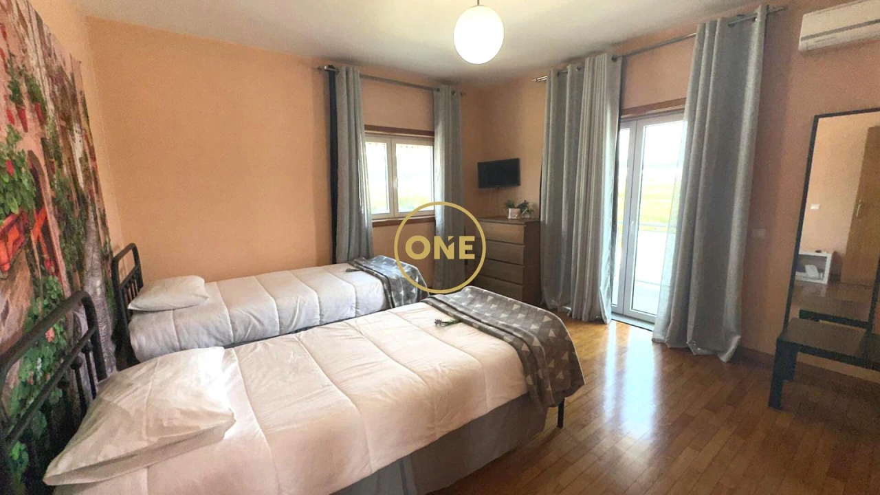 Moradia T5 para Venda em Rio Mau e Arcos Foto 26