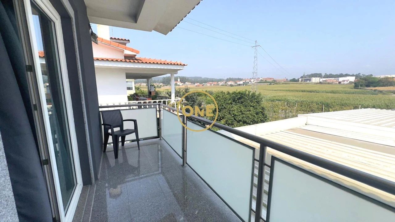 Moradia T5 para Venda em Rio Mau e Arcos Foto 21