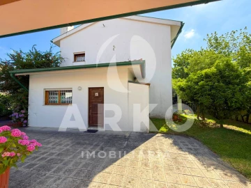 Moradia T3 para Venda em Santo Tirso, Couto (Santa Cristina e São Miguel) e Burgães