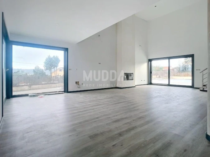 Moradia T4 para Venda em Vale de Anta Foto 4