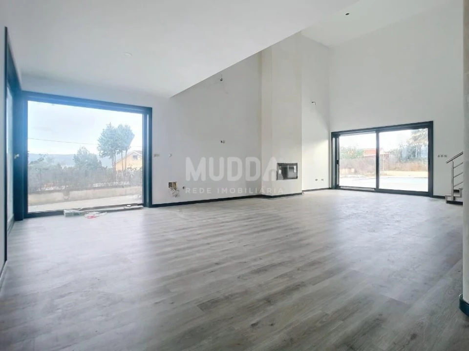 Moradia T4 para Venda em Vale de Anta Foto 4