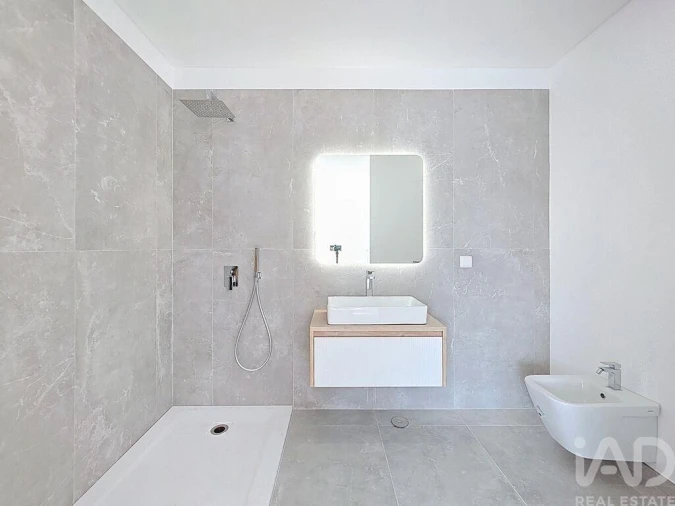 Moradia T3 para Venda em Silveira Foto 18