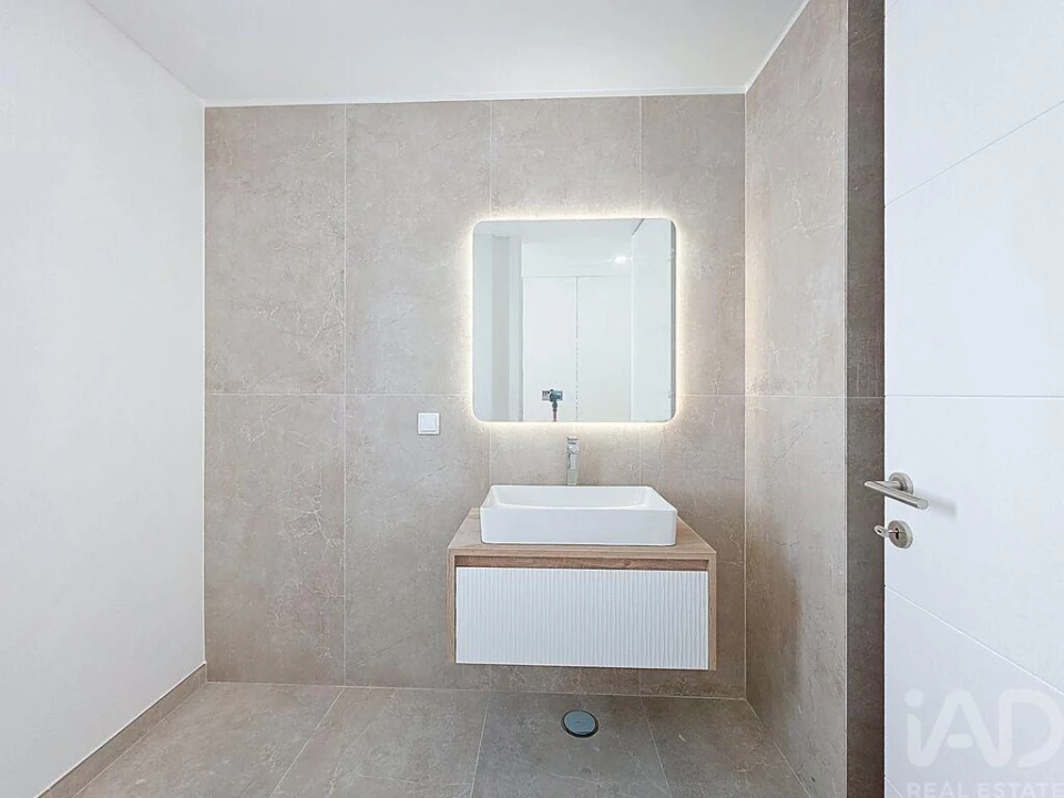 Moradia T3 para Venda em Silveira Foto 14