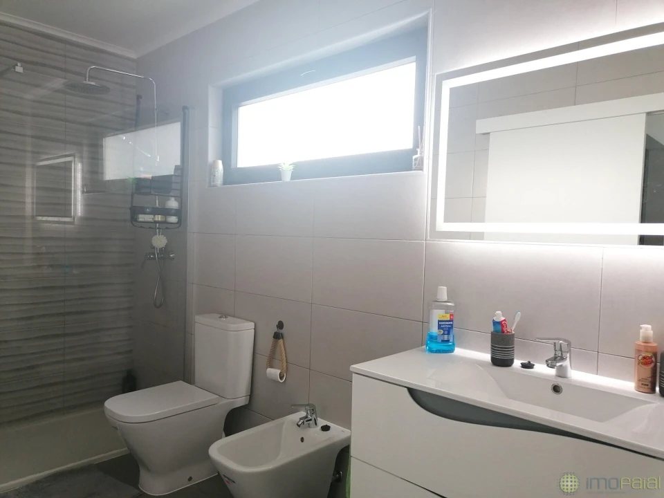 Moradia T3 para Venda em Feteira Foto 13