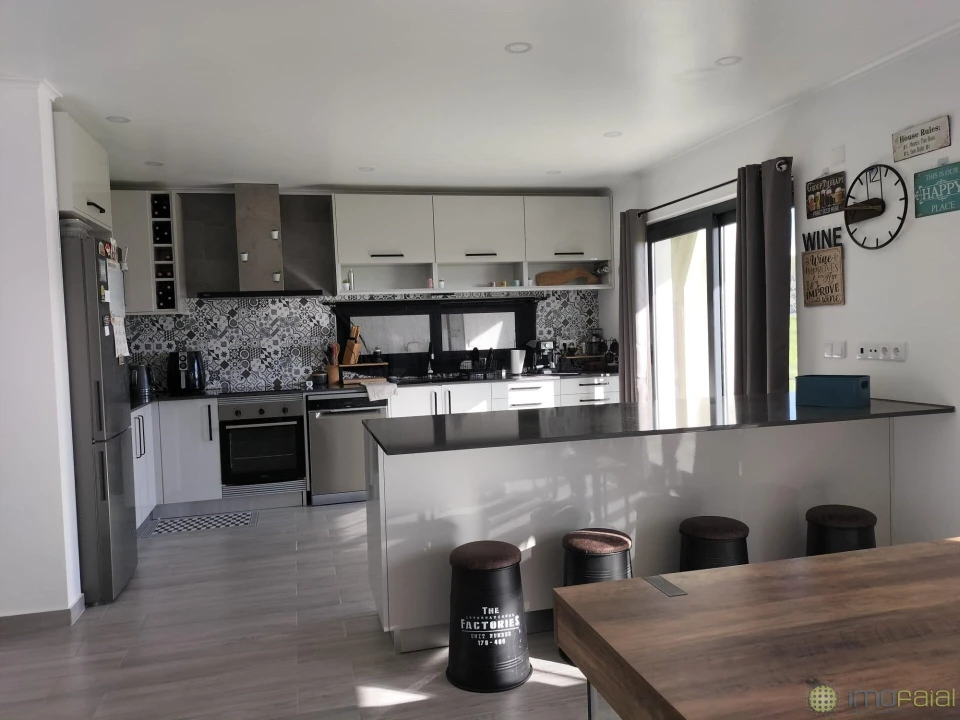 Moradia T3 para Venda em Feteira Foto 5