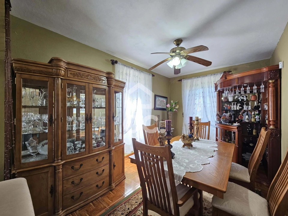 Moradia T4 para Venda em Ginetes Foto 3