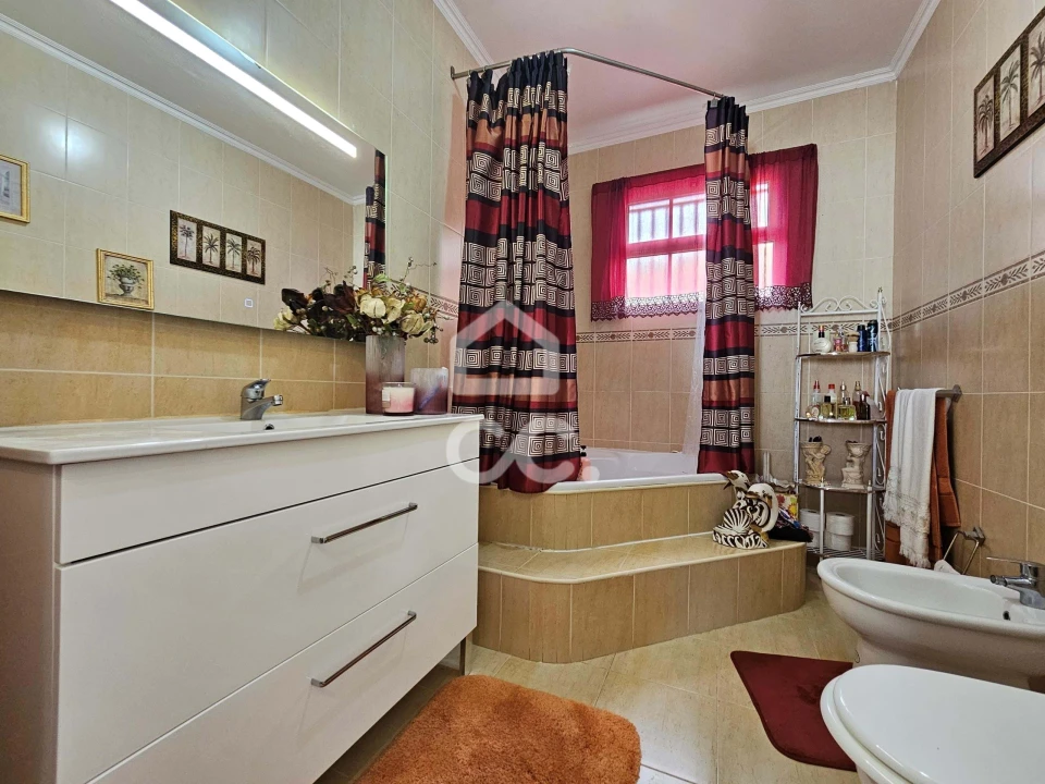 Moradia T4 para Venda em Ginetes Foto 13