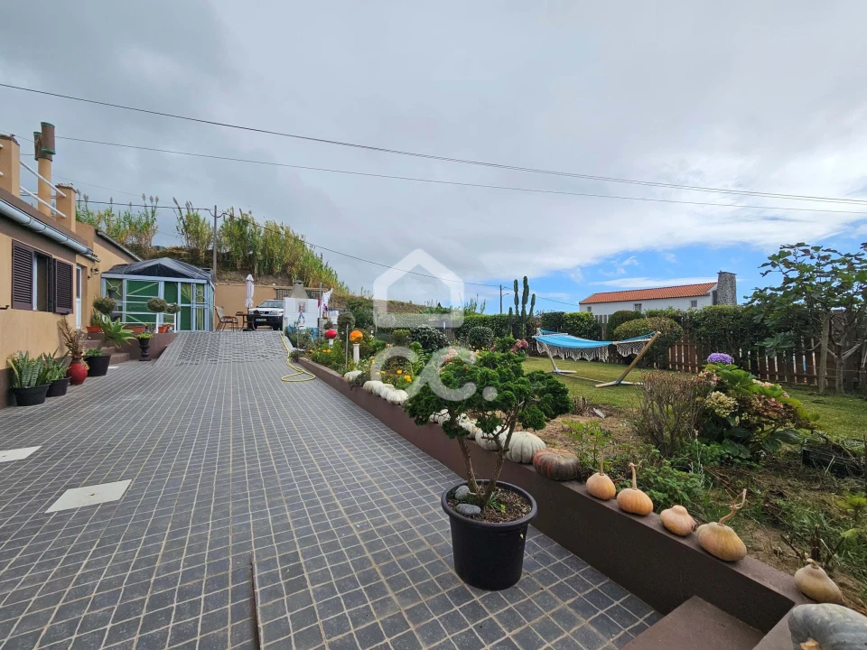 Moradia T4 para Venda em Ginetes Foto 17