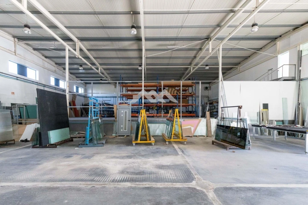 Armazém para Venda em Ermesinde Foto 2