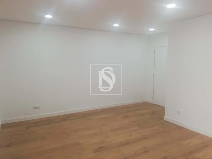 Apartamento T1 para Venda em Cedofeita, Santo Ildefonso, Sé, Miragaia, São Nicolau e Vitória Foto 2