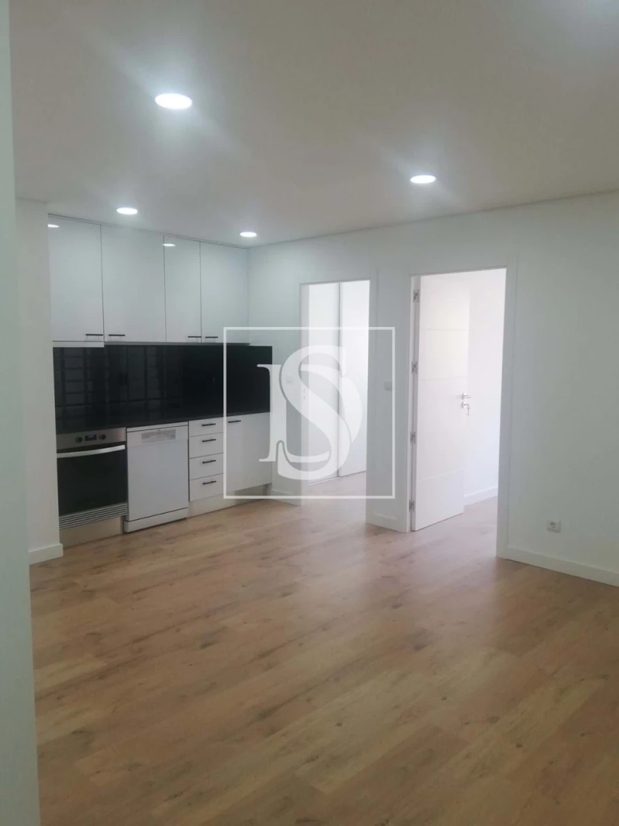 Apartamento T1 para Venda em Cedofeita, Santo Ildefonso, Sé, Miragaia, São Nicolau e Vitória Foto 4