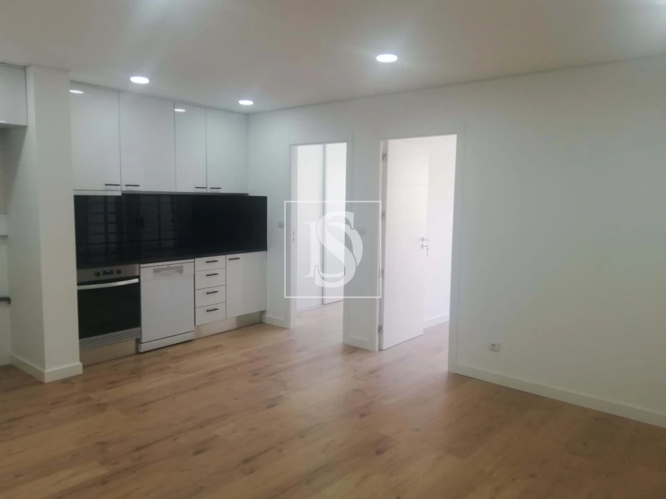 Apartamento T1 para Venda em Cedofeita, Santo Ildefonso, Sé, Miragaia, São Nicolau e Vitória Foto 1