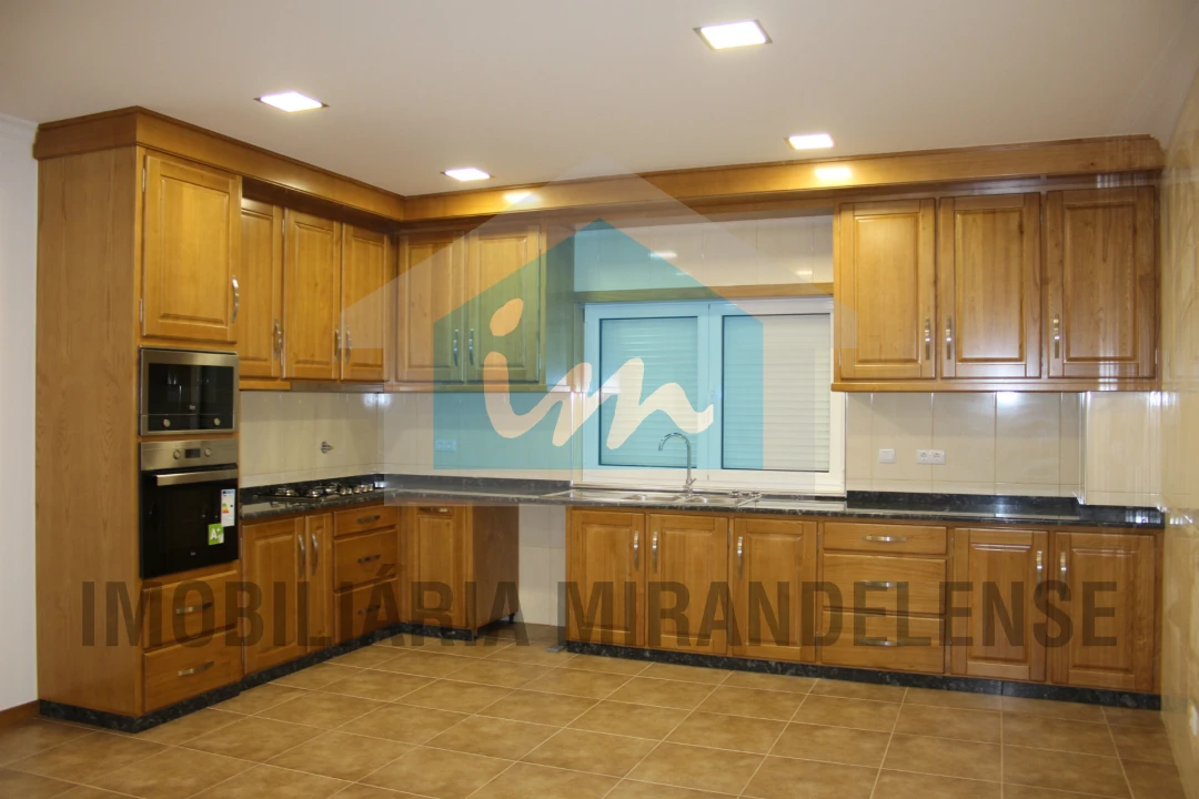 Moradia T3 para Venda em Mirandela Foto 3