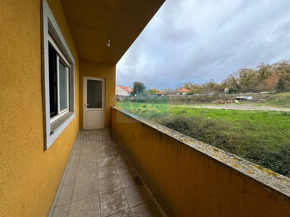 Apartamento T2 para Venda em Vinhais Foto 11