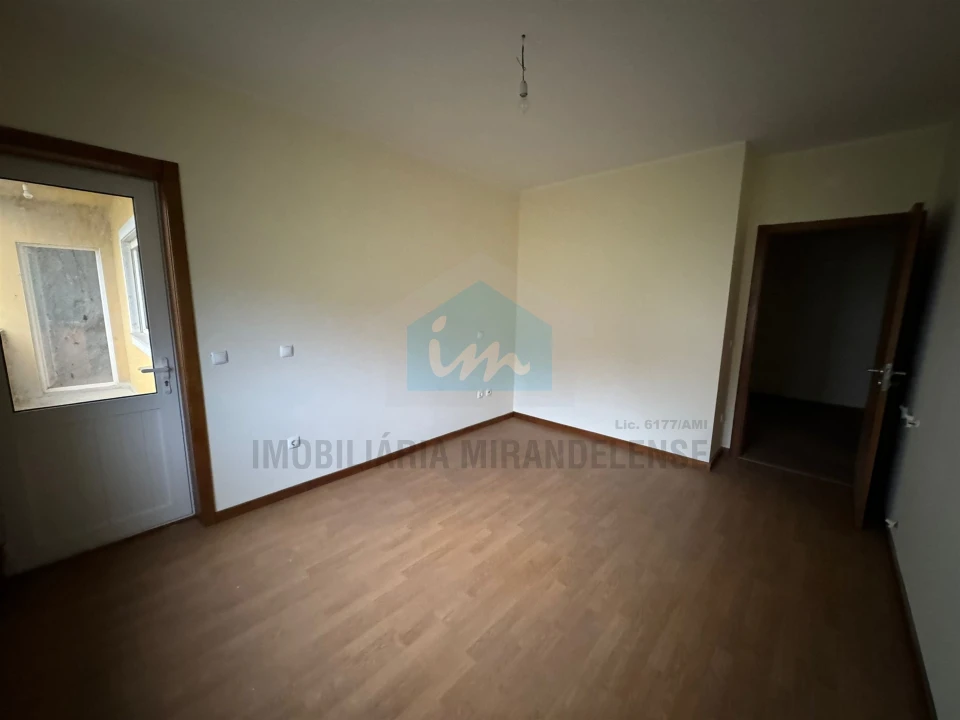 Apartamento T2 para Venda em Vinhais Foto 10