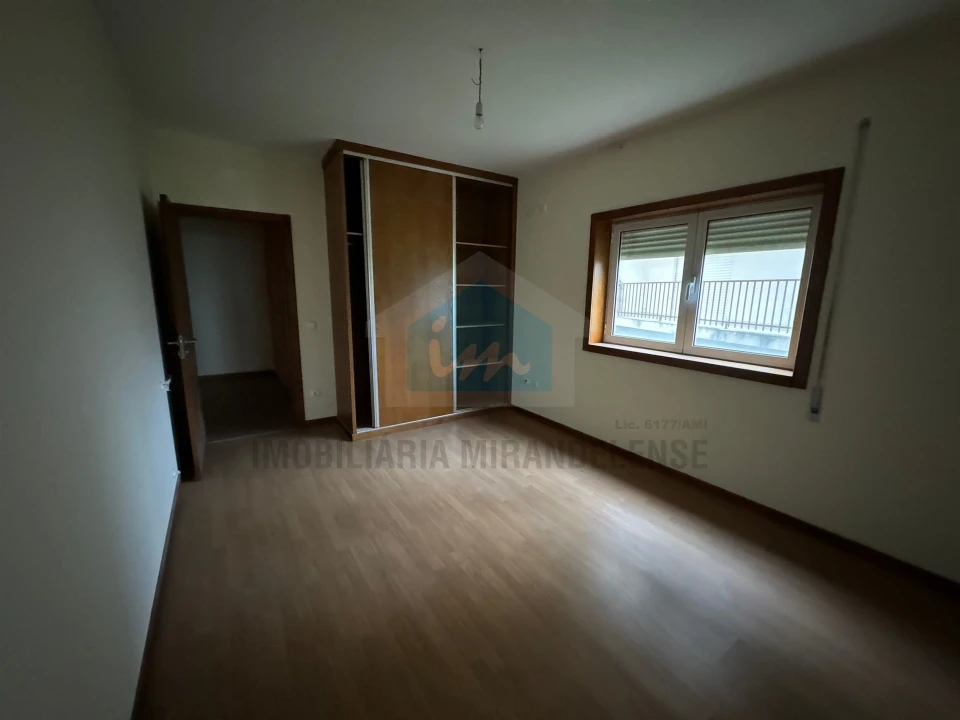 Apartamento T2 para Venda em Vinhais Foto 8