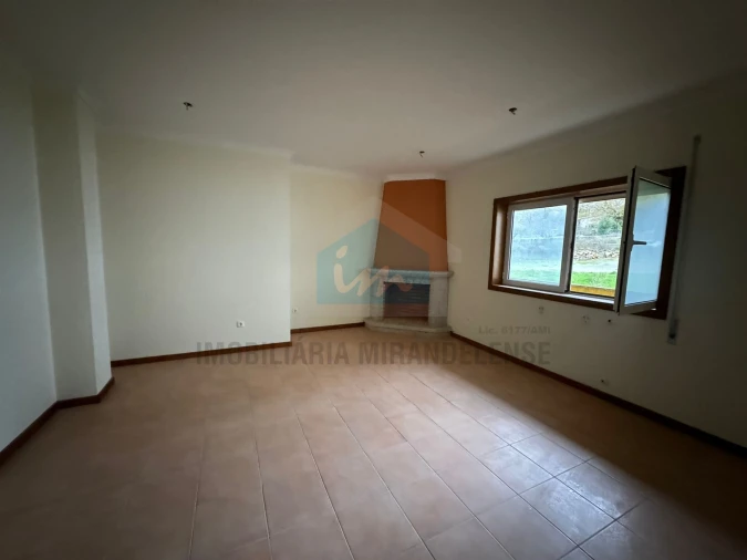 Apartamento T2 para Venda em Vinhais Foto 14