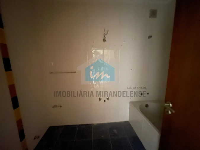 Apartamento T2 para Venda em Vinhais Foto 6