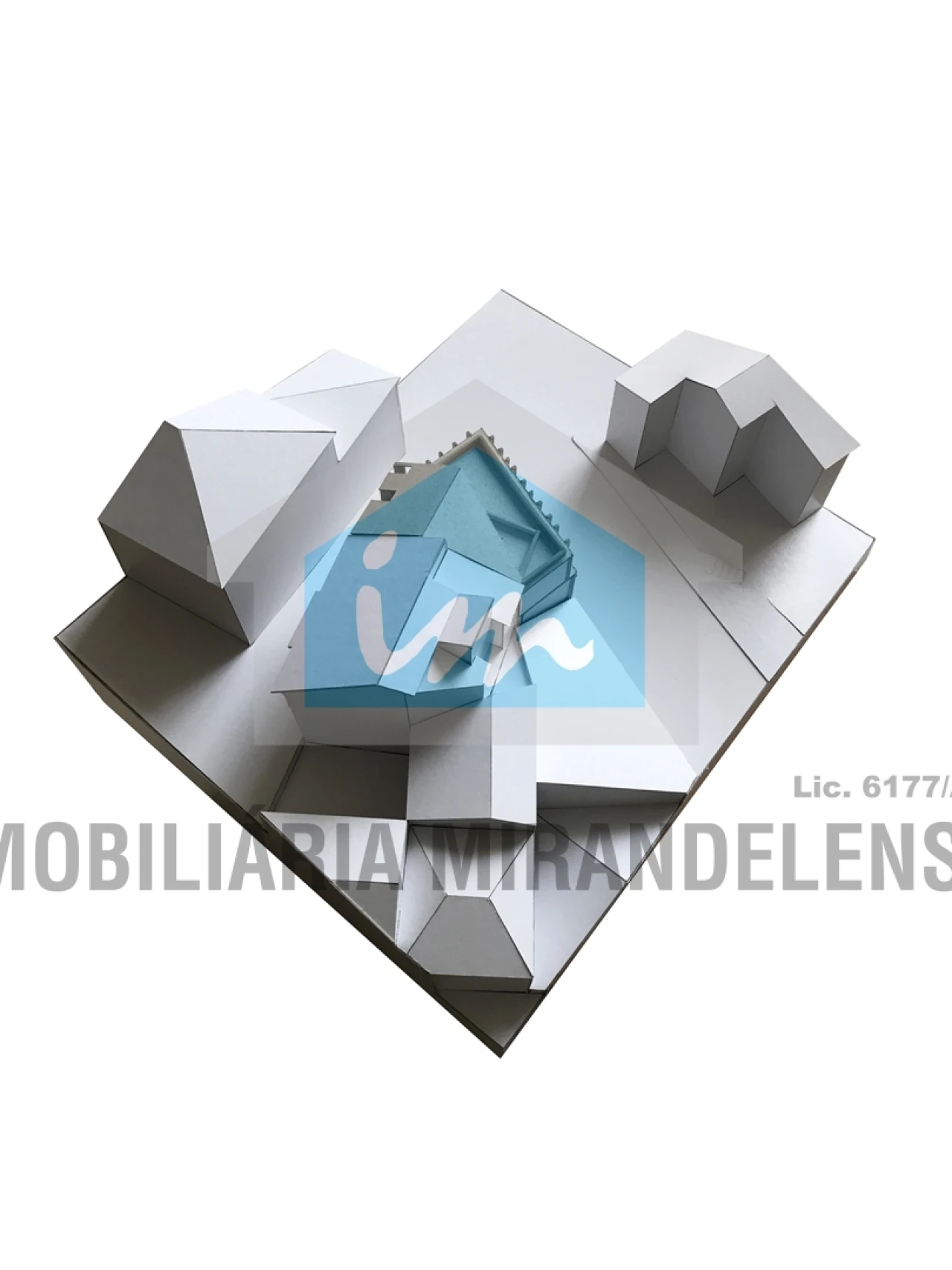 Prédio para Venda em Mirandela Foto 7