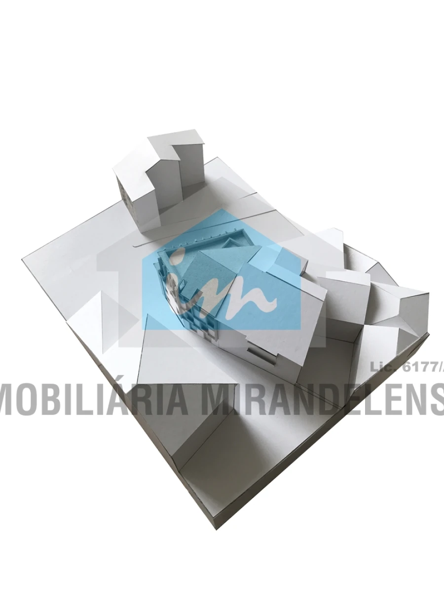 Prédio para Venda em Mirandela Foto 8