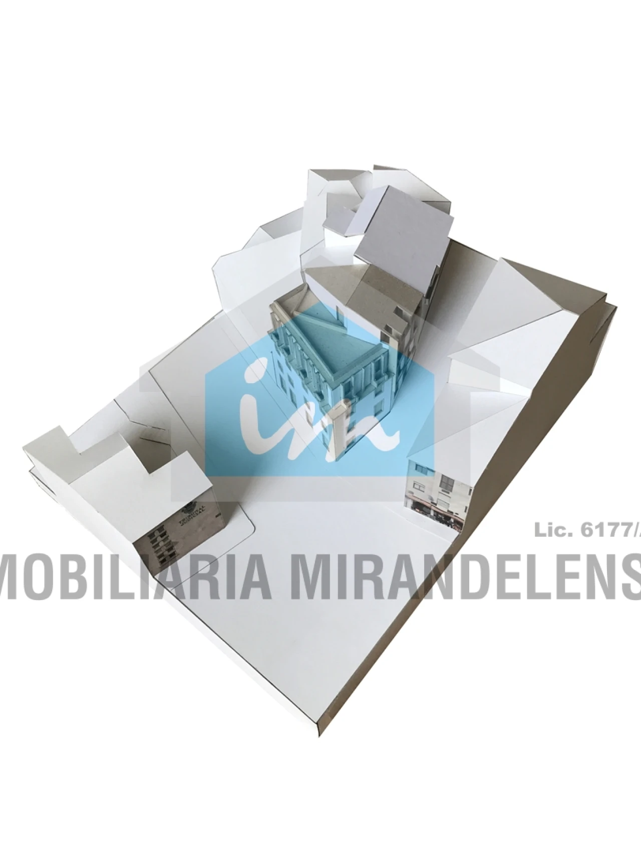 Prédio para Venda em Mirandela Foto 5