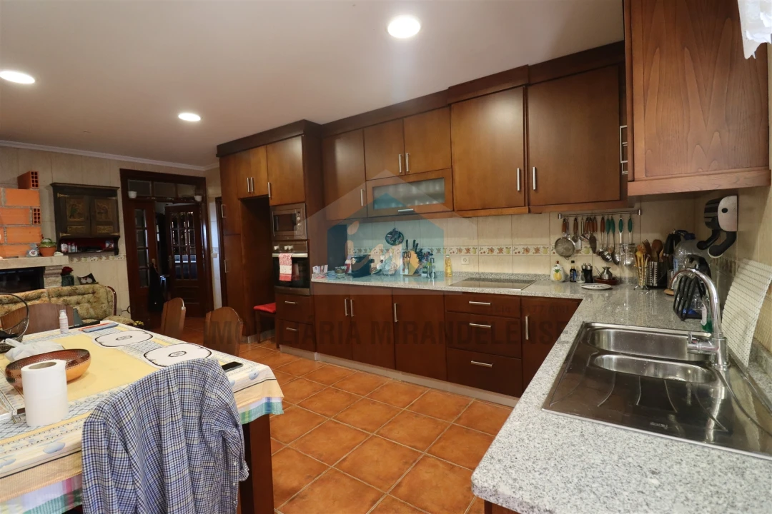 Moradia T6 para Venda em São Salvador Foto 6