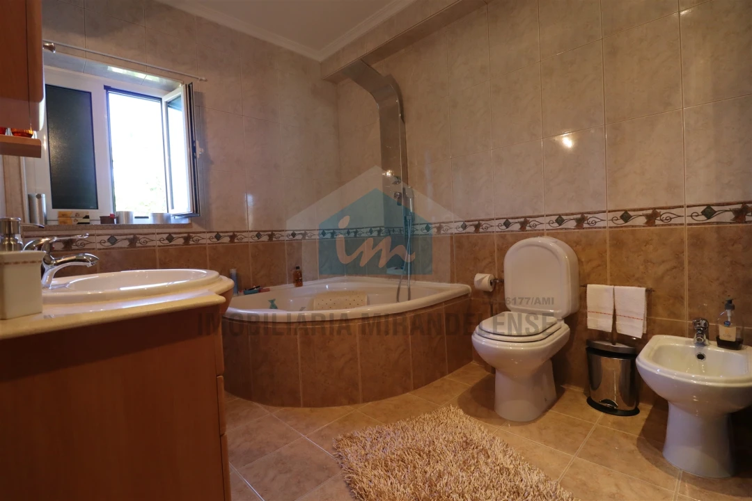 Moradia T6 para Venda em São Salvador Foto 13