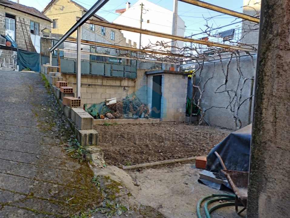 Terreno para Venda em Mirandela Foto 1