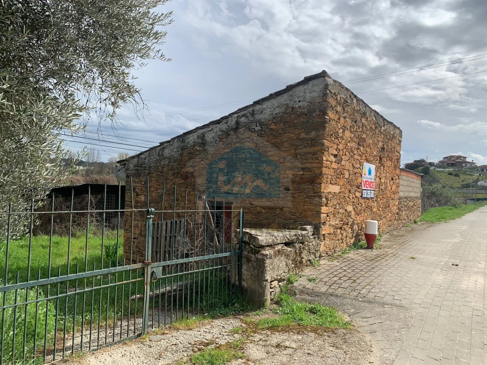 Terreno para Venda em Mirandela Foto 1