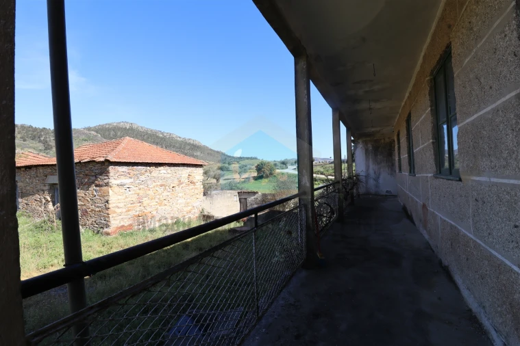 Moradia T5 para Venda em Barcel, Marmelos e Valverde da Gestosa Foto 5