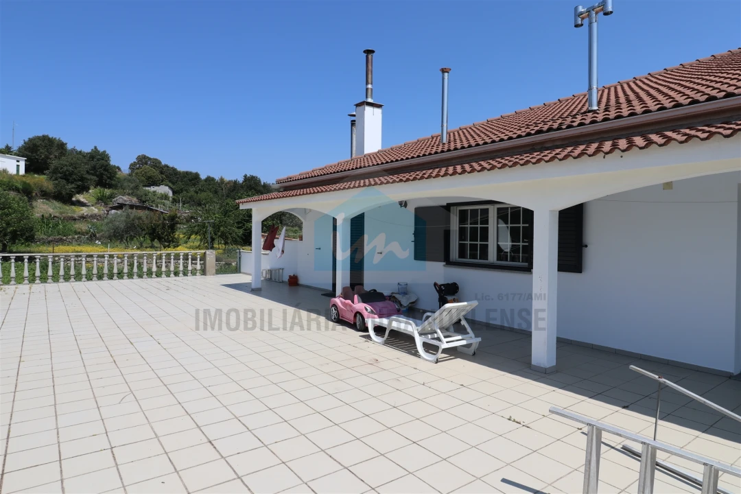 Moradia T3 para Venda em Carrazeda de Ansiães Foto 6