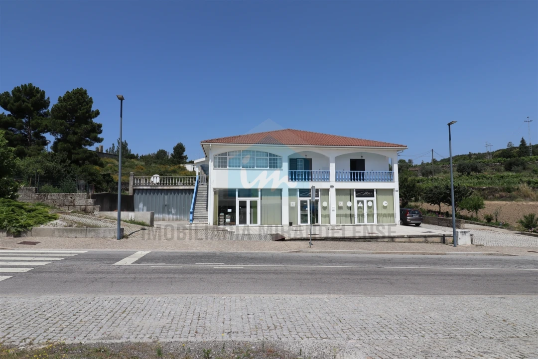 Moradia T3 para Venda em Carrazeda de Ansiães Foto 1