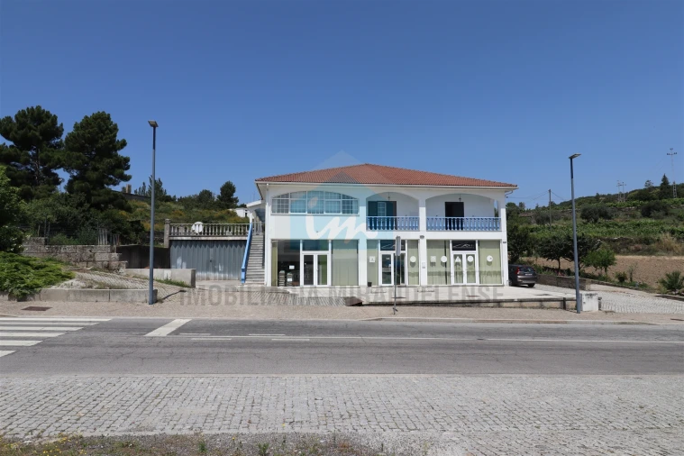 Moradia T3 para Venda em Carrazeda de Ansiães Foto 1