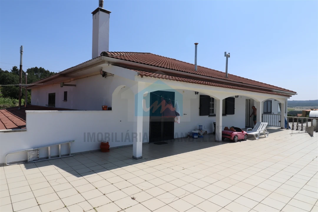 Moradia T3 para Venda em Carrazeda de Ansiães Foto 4